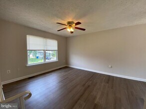 4786 Calvert Dr in Saint Leonard, MD - Building Photo - Building Photo