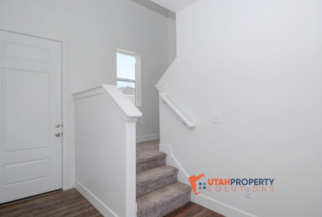 property at 7042 N Brook Ridge