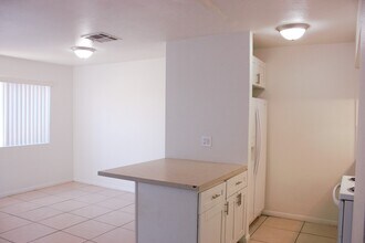 33590 Shifting Sands Trail, Unit #2 in Cathedral City, CA - Building Photo - Building Photo