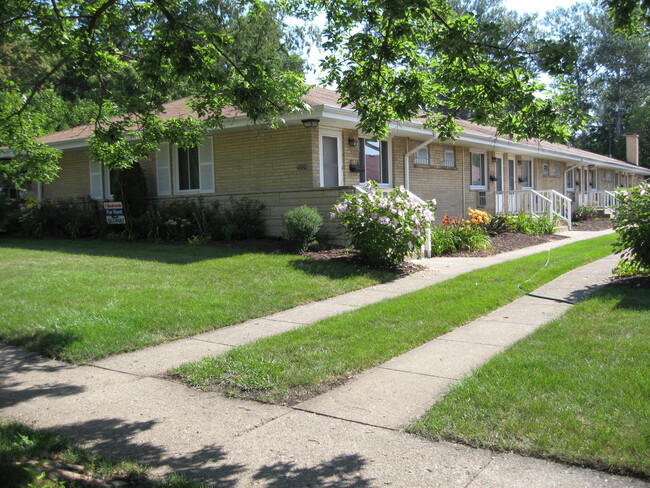 5013 Florence Ave, Unit 3 in Downers Grove, IL - Building Photo - Building Photo