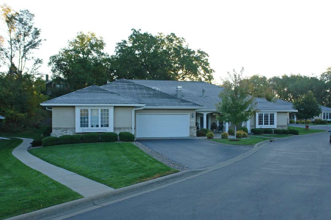 Emerald Crest of Minnetonka in Minnetonka, MN - Building Photo