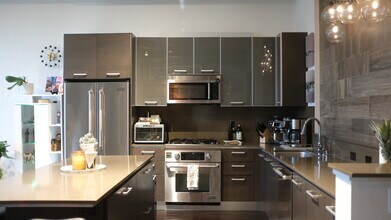 13320 Beach Ave in Marina Del Rey, CA - Building Photo - Building Photo