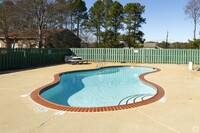 Midwood Court in Stone Mountain, GA - Foto de edificio - Building Photo