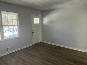 300 Rogers St in Mcdonough, GA - Building Photo - Building Photo