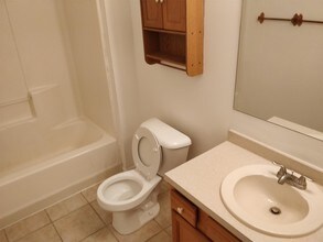 1323 Tremont St-Unit -B in Allentown, PA - Foto de edificio - Building Photo