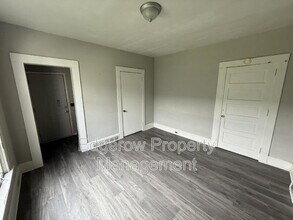 209 N Main St in Wayland, MI - Foto de edificio - Building Photo