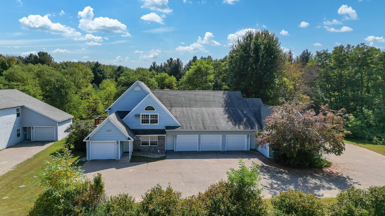 1401 River View Ave, Unit A in Stevens Point, WI - Building Photo