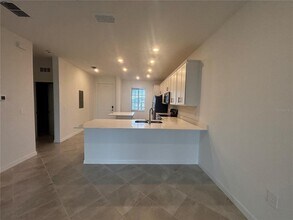 17560 Opal Sand Dr in Venice, FL - Building Photo - Building Photo