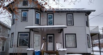 1055-1057-1057 Liberty St in Meadville, PA - Building Photo