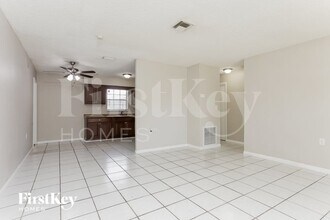 6025 SW 37th St in Miramar, FL - Foto de edificio - Building Photo