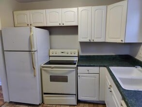 29658 Balmoral St in Garden City, MI - Building Photo - Building Photo