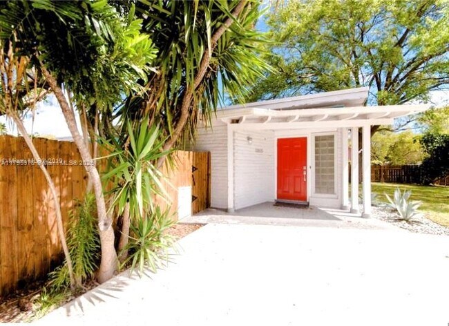 12805 NE 11th Ct in North Miami, FL - Building Photo - Building Photo