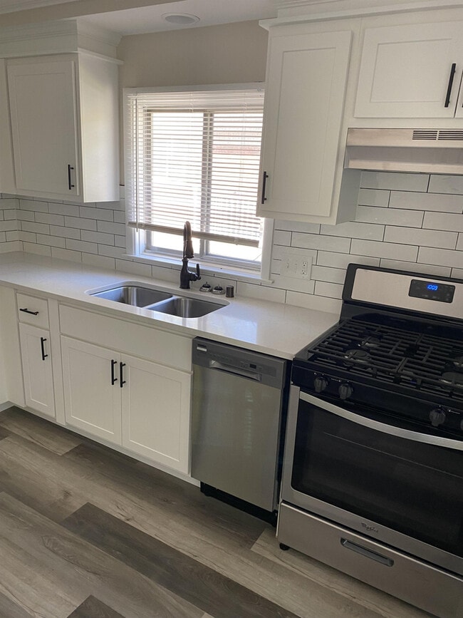 9421 W North Ave in Wauwatosa, WI - Building Photo - Building Photo