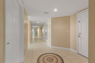 925 Jimmy Buffett Mem Hwy in Satellite Beach, FL - Building Photo - Building Photo