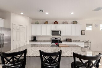 5612 N 109th Ave in Phoenix, AZ - Building Photo - Building Photo