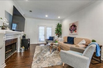 3550 Country Square Dr in Carrollton, TX - Building Photo - Building Photo