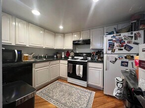 174 Grand St in Jersey City, NJ - Building Photo - Building Photo