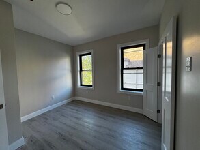 56 Sachem St, Unit 2 in Lynn, MA - Foto de edificio - Building Photo