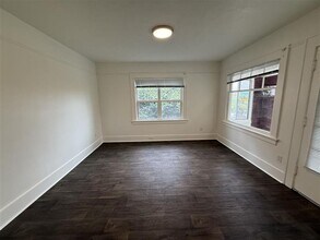 2333 SW 6th Ave in Portland, OR - Building Photo - Building Photo