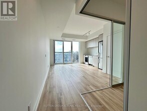 1660 Bloor St W in Toronto, ON - Building Photo - Building Photo