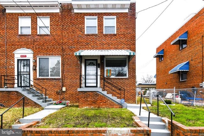 property at 4227 Nash St SE