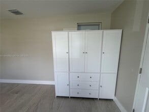 7330 SW 11th St in Miami, FL - Building Photo - Building Photo