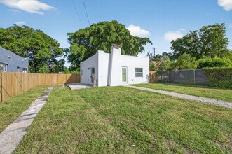 3108 Greenwood Ave in West Palm Beach, FL - Building Photo - Building Photo