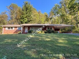 154 Garland St in Waynesville, NC - Building Photo