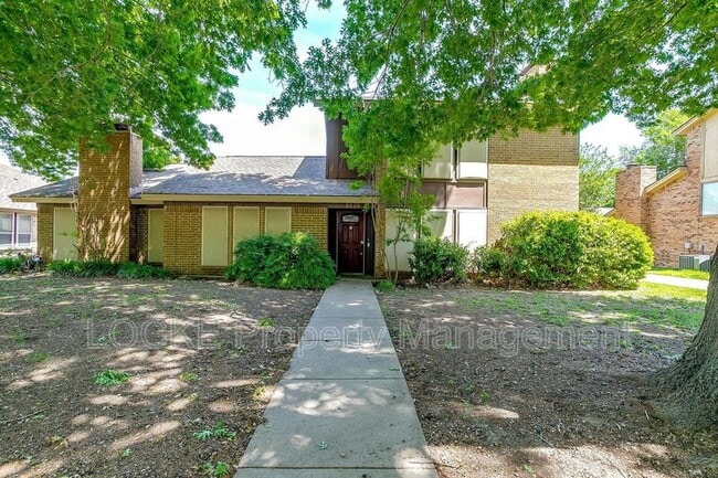 6428 Lago Vista Dr