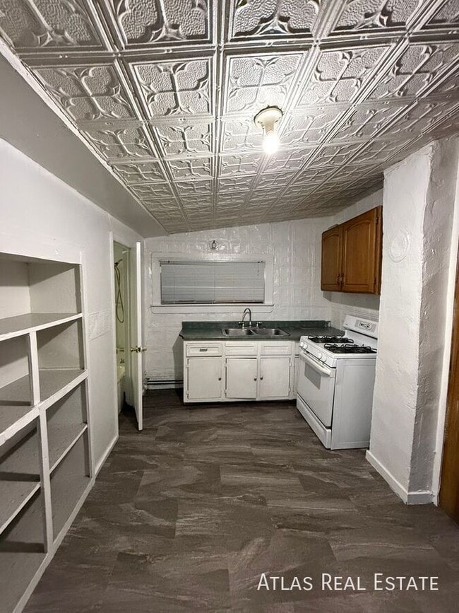 property at 2924 W 4th Ave