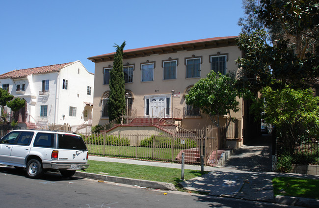 220 S Berendo St in Los Angeles, CA - Building Photo - Building Photo