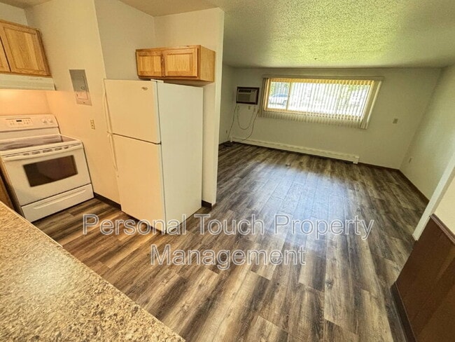 320 6th St S in Moorhead, MN - Building Photo - Building Photo
