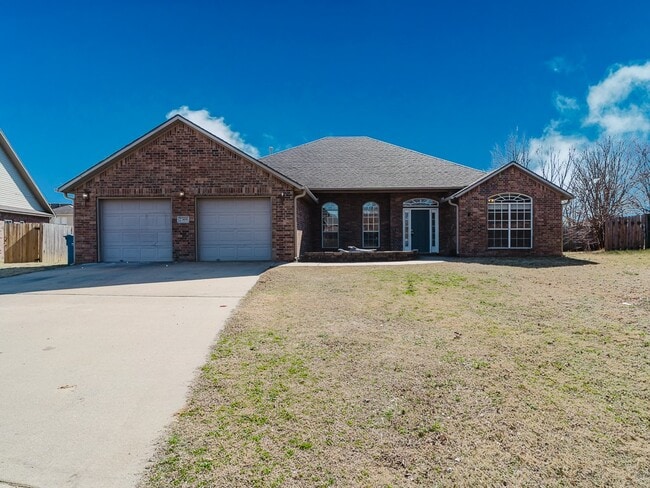 property at 2309 SW Primrose Ave