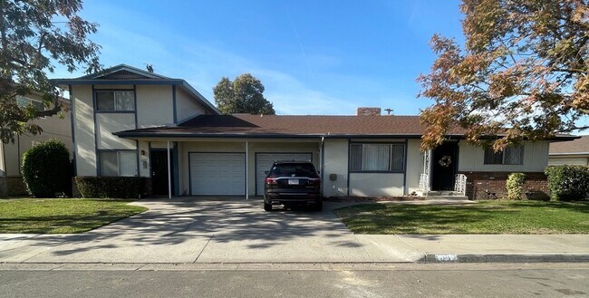 property at 3735-3749 E Hampton Way