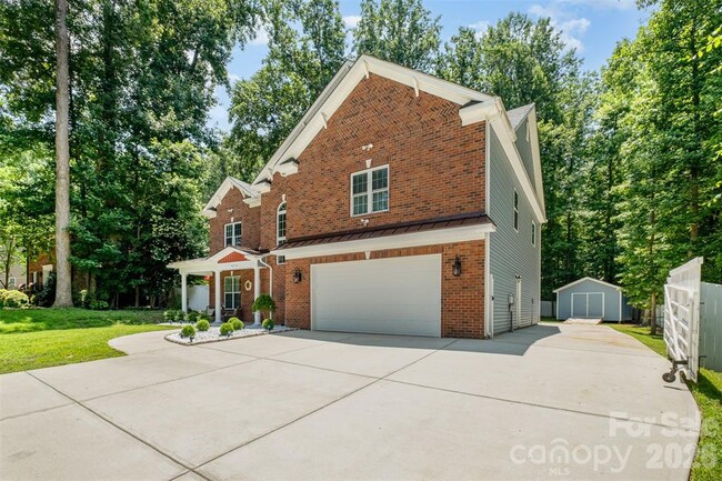 8418 Knollwood Cir in Charlotte, NC - Building Photo - Building Photo