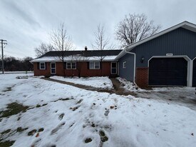 3992 Camelot Dr SE in Grand Rapids, MI - Building Photo