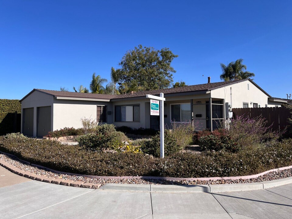 4805-4807 Hidalgo Ave in San Diego, CA - Building Photo