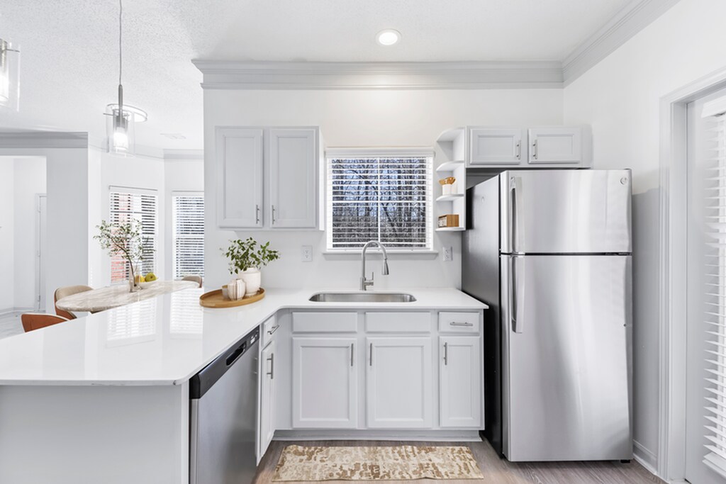 Halston South Point Apartment Homes in Mcdonough, GA - Foto de edificio