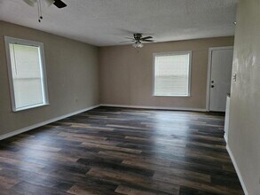 817 Cresthill Rd in San Antonio, TX - Building Photo - Building Photo