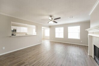 5518 Sequin Dr in Spring, TX - Building Photo - Building Photo