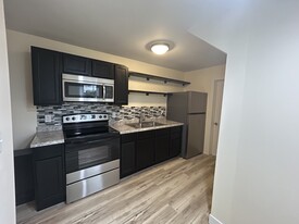 201 7th Ave, Unit 1 Apartamentos