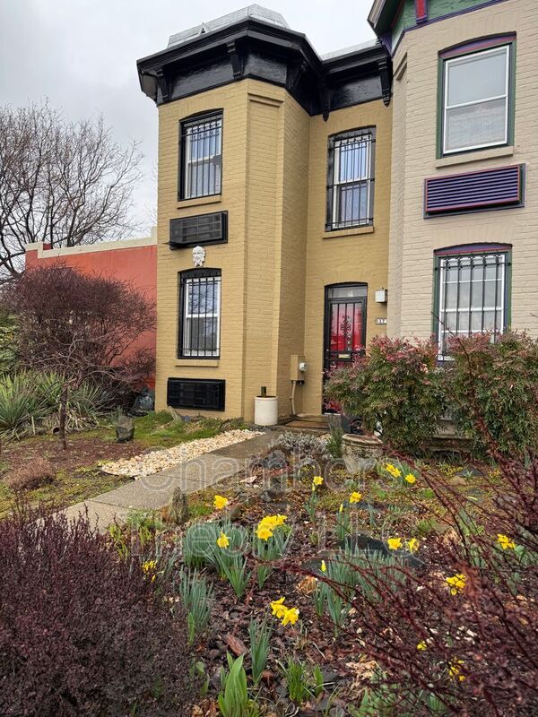 property at 1713 Vermont Ave NW