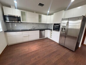 3291 SW 25th St in Miami, FL - Building Photo - Building Photo