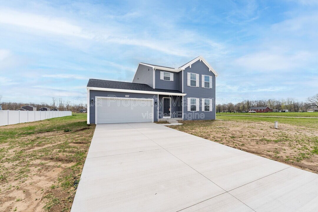 25245 Vargas in Mattawan, MI - Building Photo