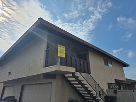 3297 Caminito Quixote in San Diego, CA - Building Photo