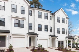 3615 Elm Grv Ln in Raleigh, NC - Building Photo - Building Photo