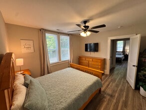 214 E Horah St in Salisbury, NC - Foto de edificio - Building Photo