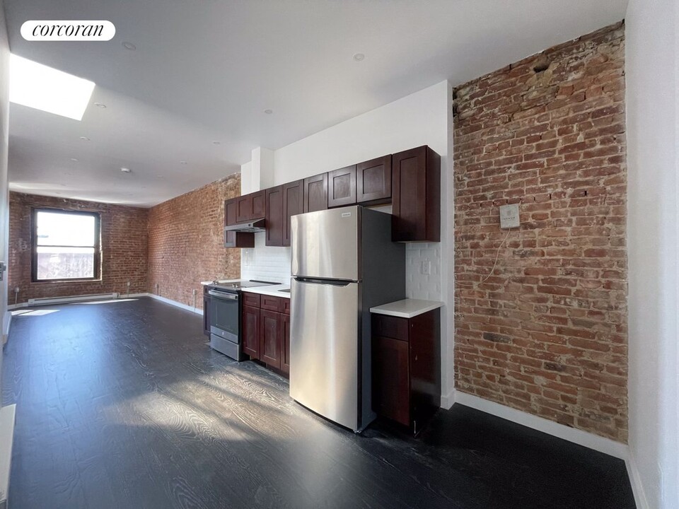 361 Tompkins Ave in Brooklyn, NY - Building Photo