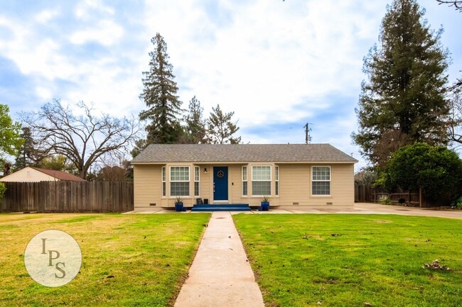 property at 810 E Saginaw Way
