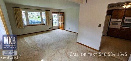 2826 Sample Ave SE in Roanoke, VA - Building Photo - Building Photo